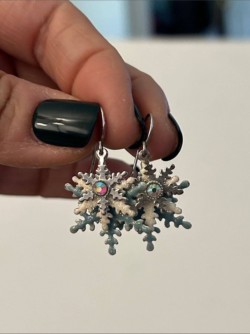 Snowflake dangle earrings delicate blue white silvertone on J hooks